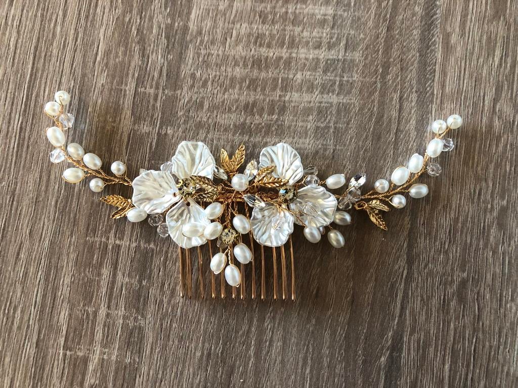 Elegant haarsieraad goudkleurig met Parels en Bloemen, Ophalen of Verzenden, Nieuw