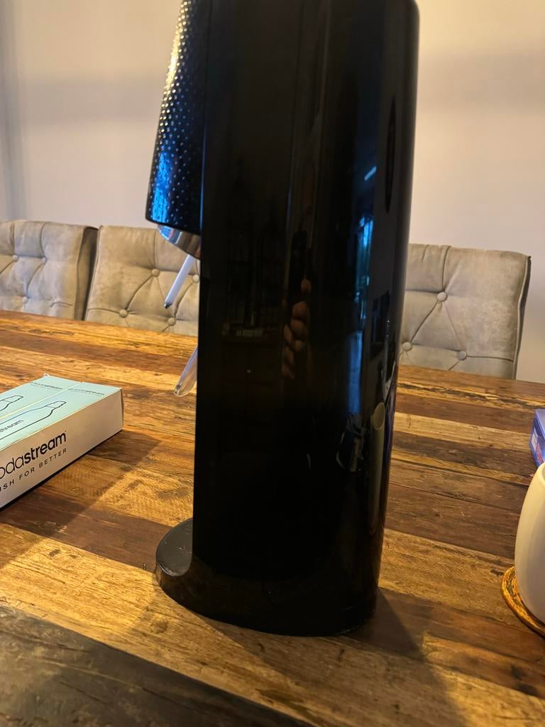 Sodastream met 4 flessen (zonder extra cilinders), Ophalen of Verzenden, Zo goed als nieuw