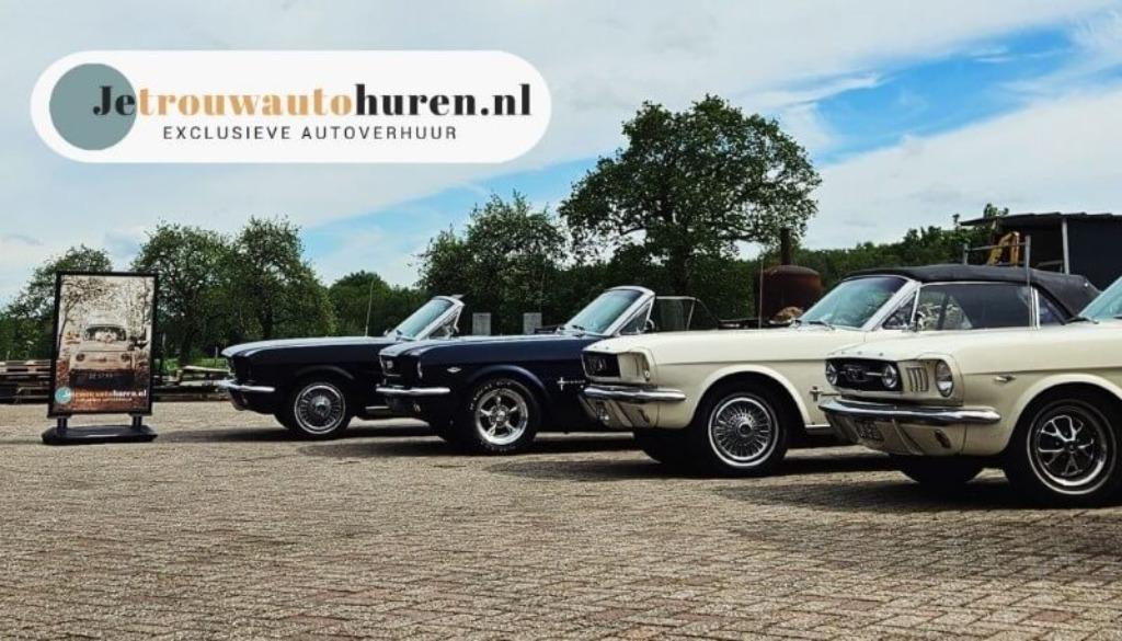 Wit of blauwe trouwauto huren FORD MUSTANG huren zelf rijden, Trouwauto