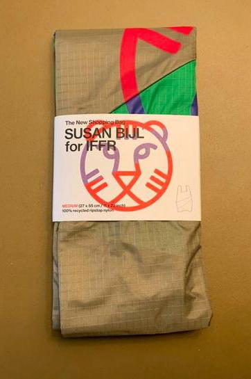 Susan Bijl IFFR 2026 tas maat M - nieuw, Sieraden, Tassen en Uiterlijk, Tassen | Damestassen, Nieuw, Shopper, Ophalen