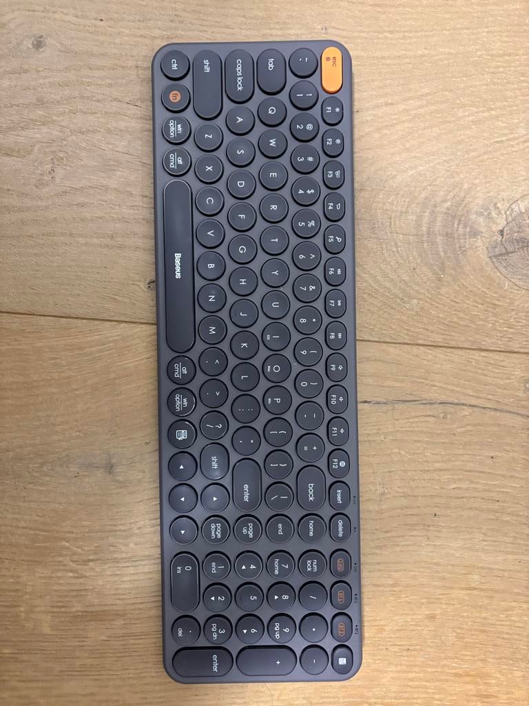 Logitech K01 Toetsenbord - Compact en Functioneel, Gebruikt, Multimediatoetsen, Ophalen of Verzenden, Draadloos