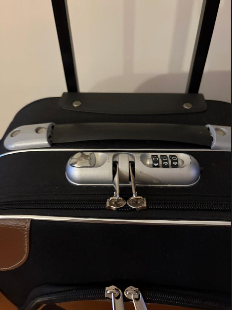 Handbagagekoffer cijferslot met 2 soepele wieltjes, Ophalen, Zo goed als nieuw, Zacht kunststof, Wieltjes