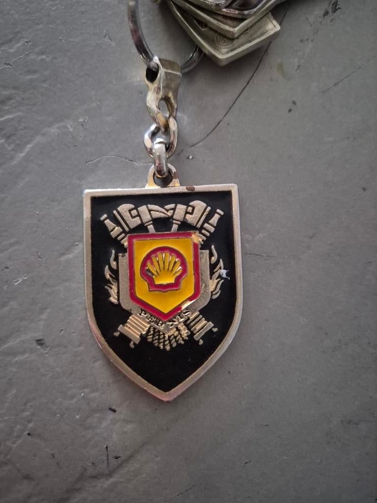 Shell Pernis Brandweer Sleutelhanger, Ophalen of Verzenden, Gebruikt, Merk