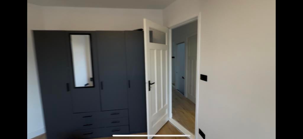 Grote 4-deurs kledingkast only till 14 Feb, Huis en Inrichting, Overige materialen, Gebruikt, 200 cm of meer, Ophalen of Verzenden