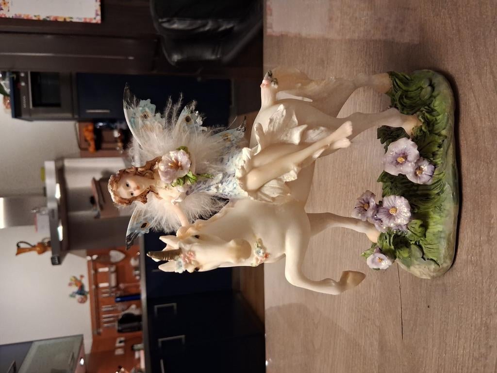 Beeldje van meisje en paard, Antiek en Kunst, Ophalen of Verzenden