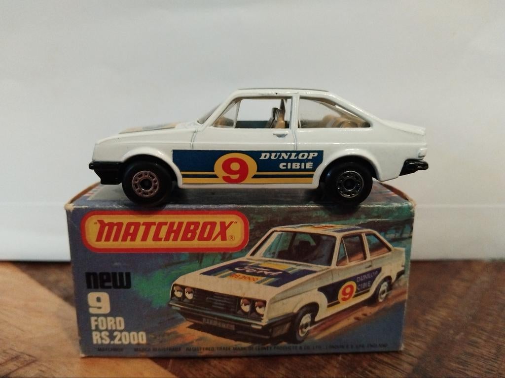 Matchbox #9 Ford Escort RS 2000 wit Rally 3INCH, Ophalen of Verzenden, Zo goed als nieuw