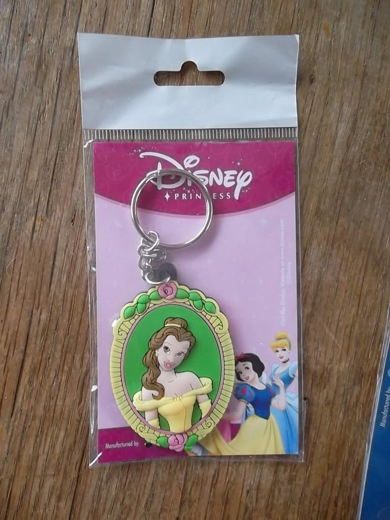 Disney Belle en het Beest Belle vinyl sleutelhanger 6x4cm, Ophalen of Verzenden, Assepoester of Belle, Nieuw, Beeldje of Figuurtje