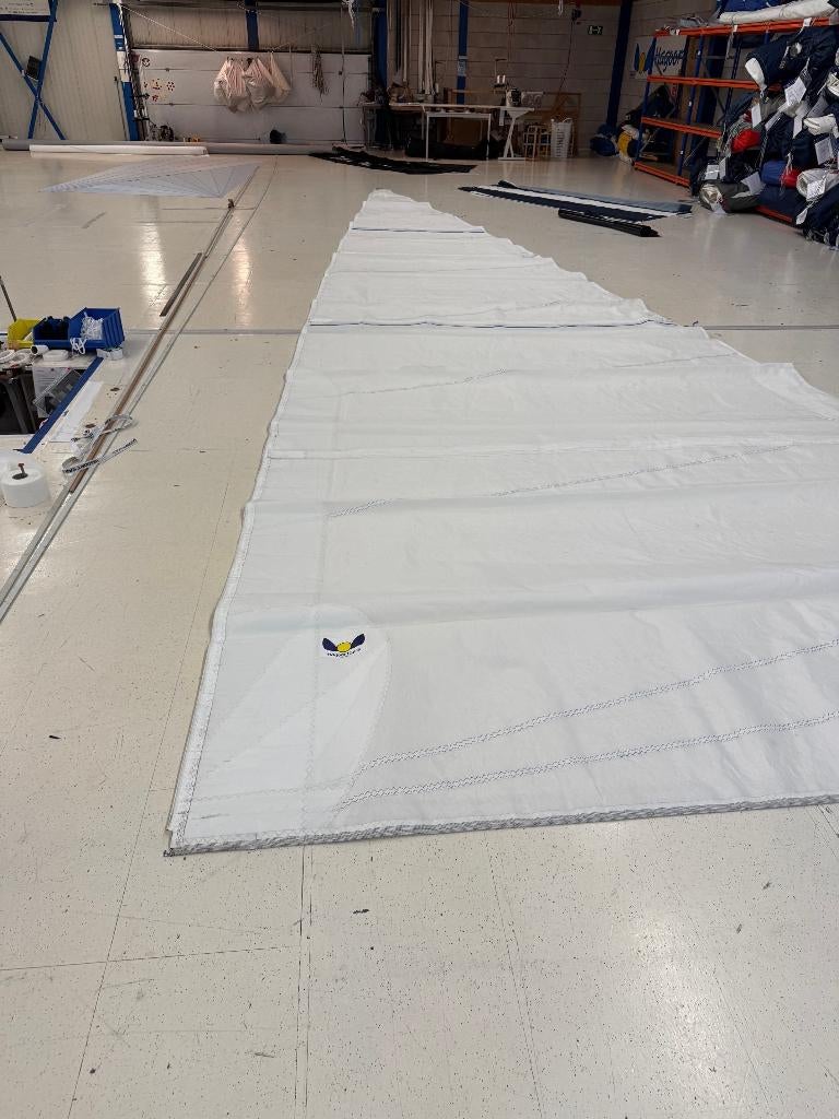 77. Rol grootzeil in giek, 6 meter of meer, Grootzeil, Verbreepark 11, Hagoort Sails