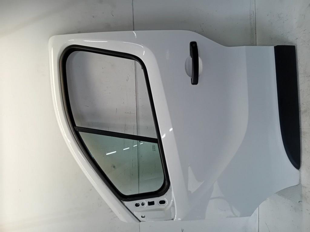 Portier links voor Renault Trafic, Onderdelen@venauto.nl, Van der Ven Autorecycling B.V., Gebruikt, Ettenseweg 76, 4706 PB Roosendaal, The Netherlands