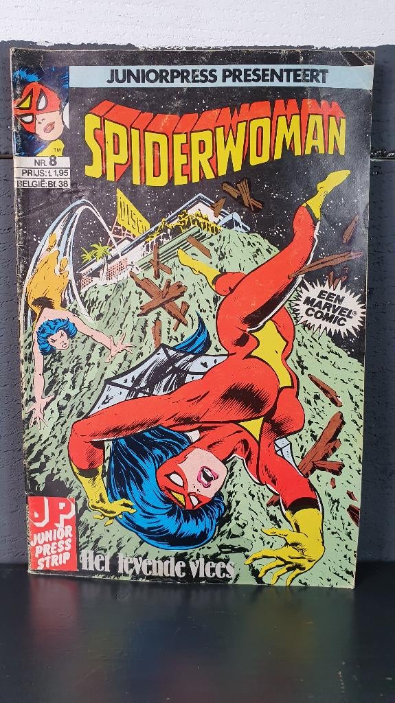 Spiderwoman nr 8, Het Levende Vlees, Junior Press 1982. 7A11, Boeken, Strips | Comics, Eén comic, Ophalen of Verzenden, Gelezen