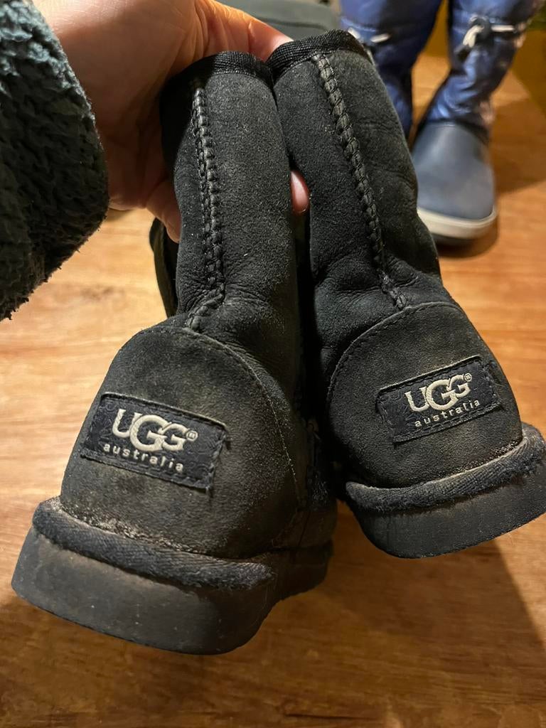 UGG snowboots zwart wol warm sneeuwlaarsjes UGGS boots snow, Gebruikt, Jongen of Meisje, Ophalen of Verzenden, Laarzen
