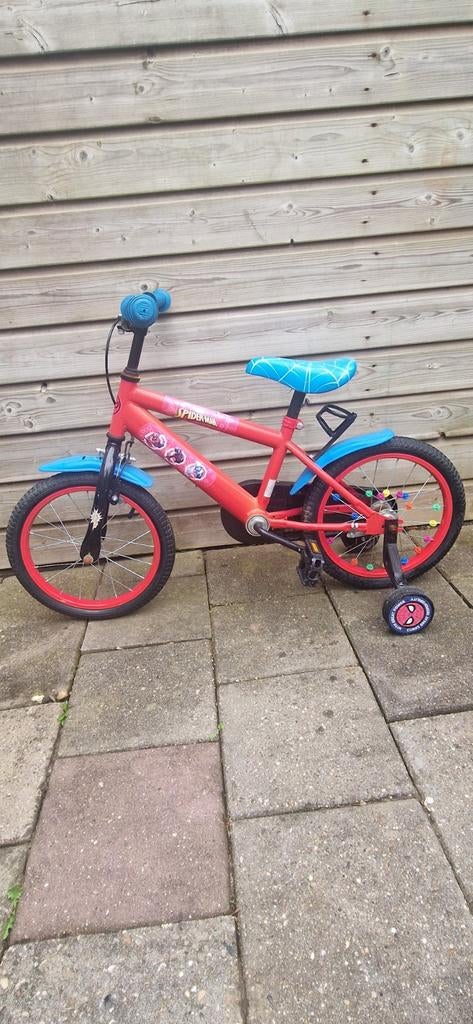 Rode kinderfiets met zijwieltjes, Ophalen of Verzenden, Gebruikt, Minder dan 16 inch, Zijwieltjes