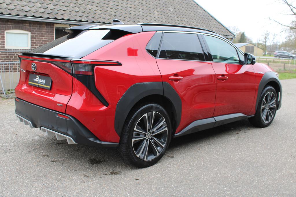 Toyota Bz4x Premium 4WD 71 kWh LEER NAVI PANO SOh 97.6%, Automaat, Gebruikt, 33 min, Leder