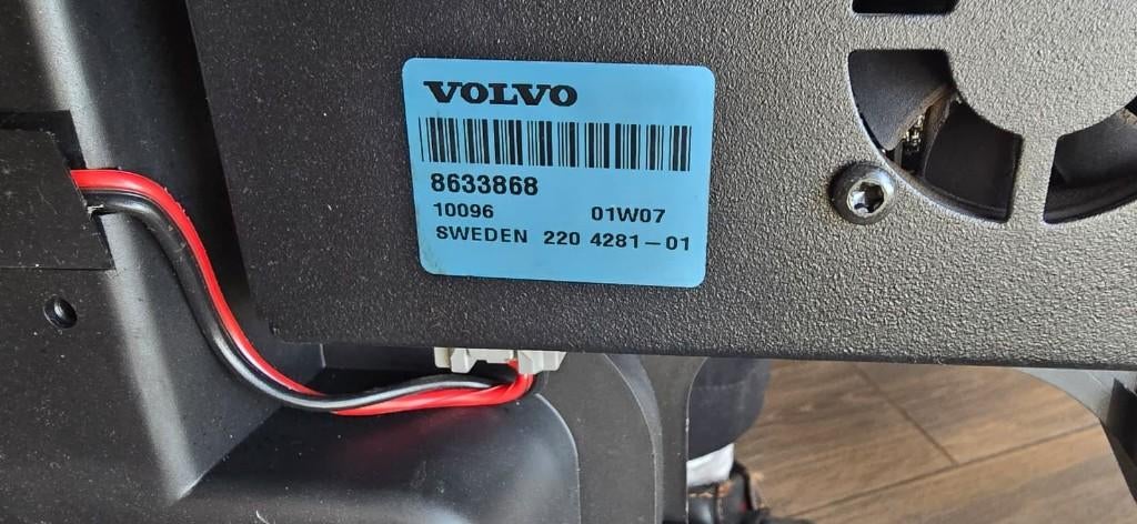 Volvo Subwoofer – V70 / XC70 / S60, Ophalen of Verzenden, Nieuw, Volvo