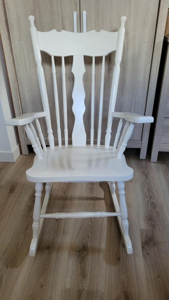 Witte schommelstoel babykamer kinderkamer, Ophalen, Zo goed als nieuw, Stoel(en)
