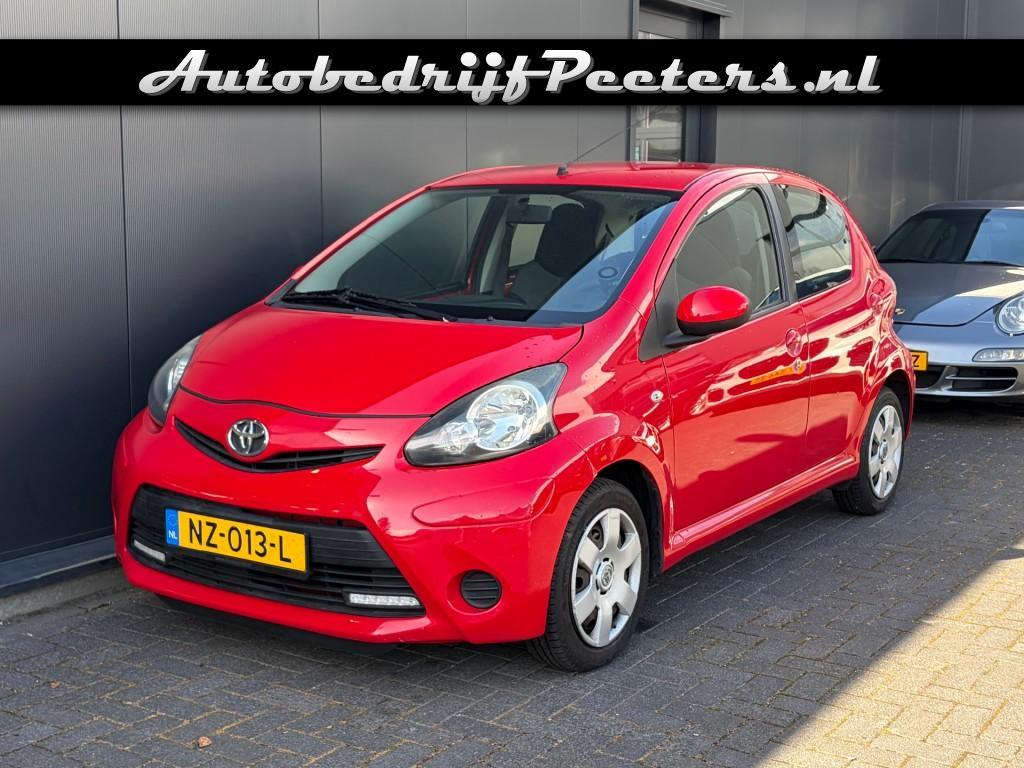 Toyota AYGO 1.0 5-Drs Airco 4-seizoensbanden Netjes, Euro 5, Gebruikt, 4 stoelen, Bedrijf