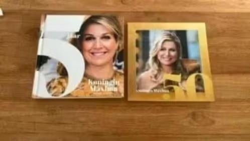 Koningin Máxima 50 en 5 jaar koningin . Marc van der linden, Ophalen of Verzenden, Zo goed als nieuw, Overige