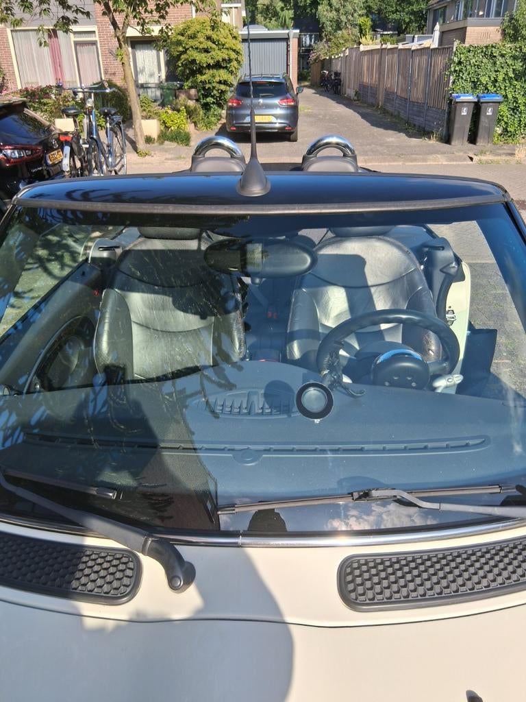 Mini 1.6 16V Cooper Cabrio 2007 Wit, Auto's, Mini, Voorwielaandrijving, 4 cilinders, Cabriolet, 4 stoelen