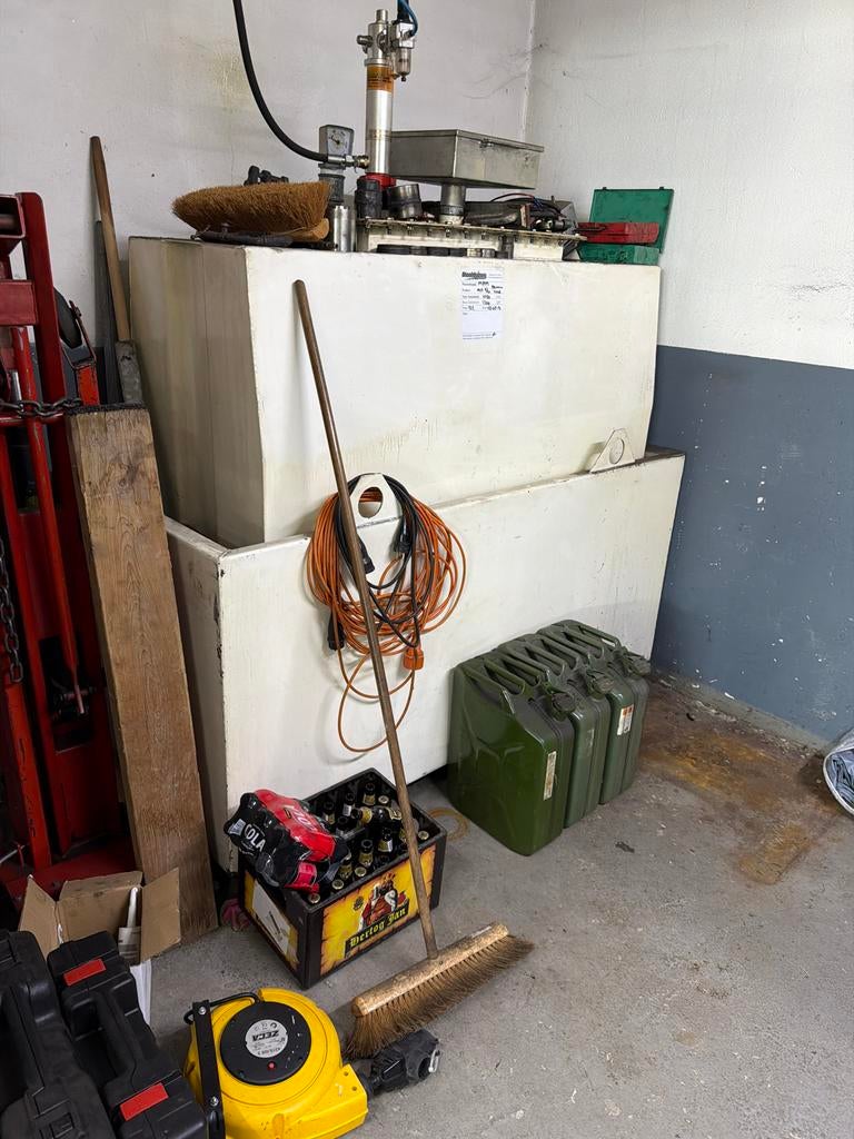 Olietank 1200 liter met pomp en toebehoren, Ophalen, Gebruikt