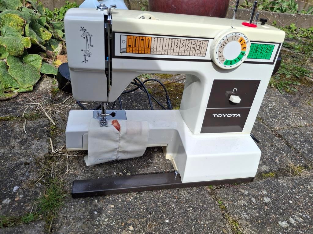 Naaimachine Toyota, model 2640, Ophalen of Verzenden, Naaimachine, Overige merken