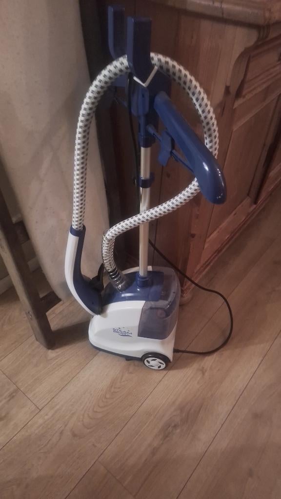 Kleding stomer, Witgoed en Apparatuur, Stoomapparaten, Ophalen, Zo goed als nieuw, Kledingstomer