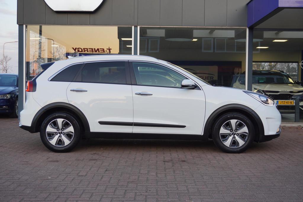 Kia Niro 1.6 GDi Hybrid BusinessLine Automaat | Navigatie |, Gebruikt, Wit, 26 km/l, Niro