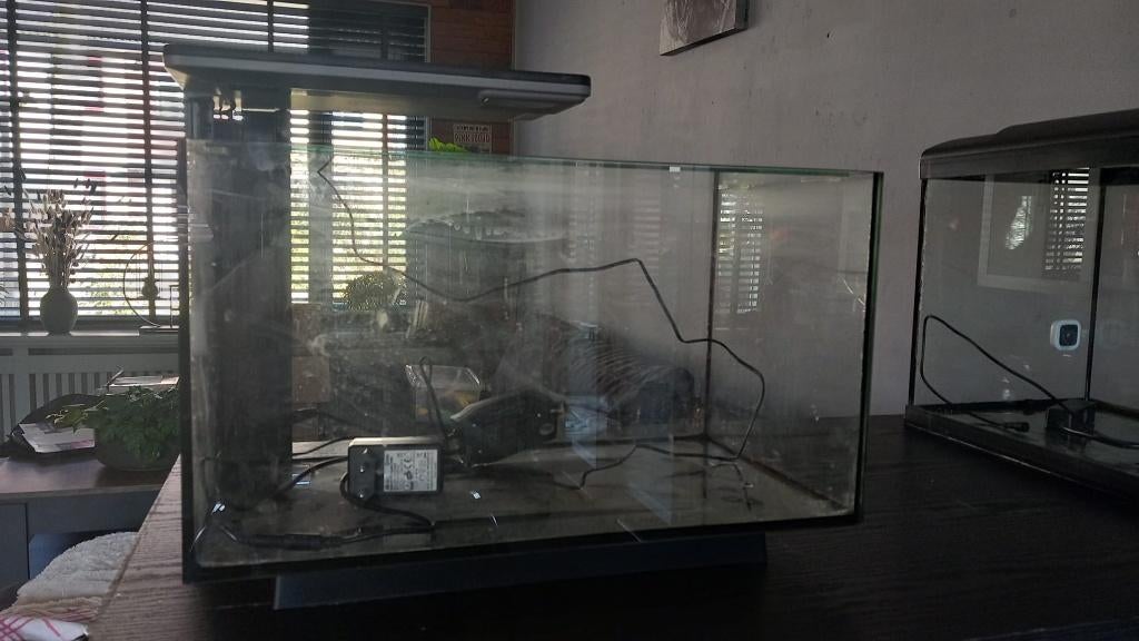 Aquariums te koop, Ophalen, Inclusief deksel, Zo goed als nieuw, Leeg aquarium
