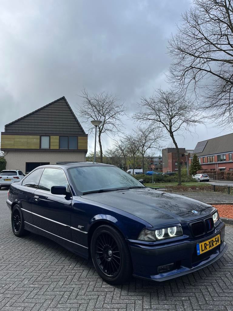 BMW E36 Coupe 316i AUT E2 1995 Blauw M Pakket, 1596 cc, Achterwielaandrijving, 4 cilinders, Blauw