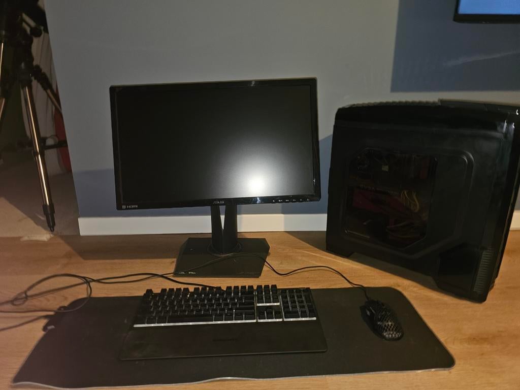 SUPER GOEDE GAME PC HELEMAAL COMPLEET, Computers en Software, Desktop Pc's, Ophalen, Zo goed als nieuw, 4 Ghz of meer, SSD