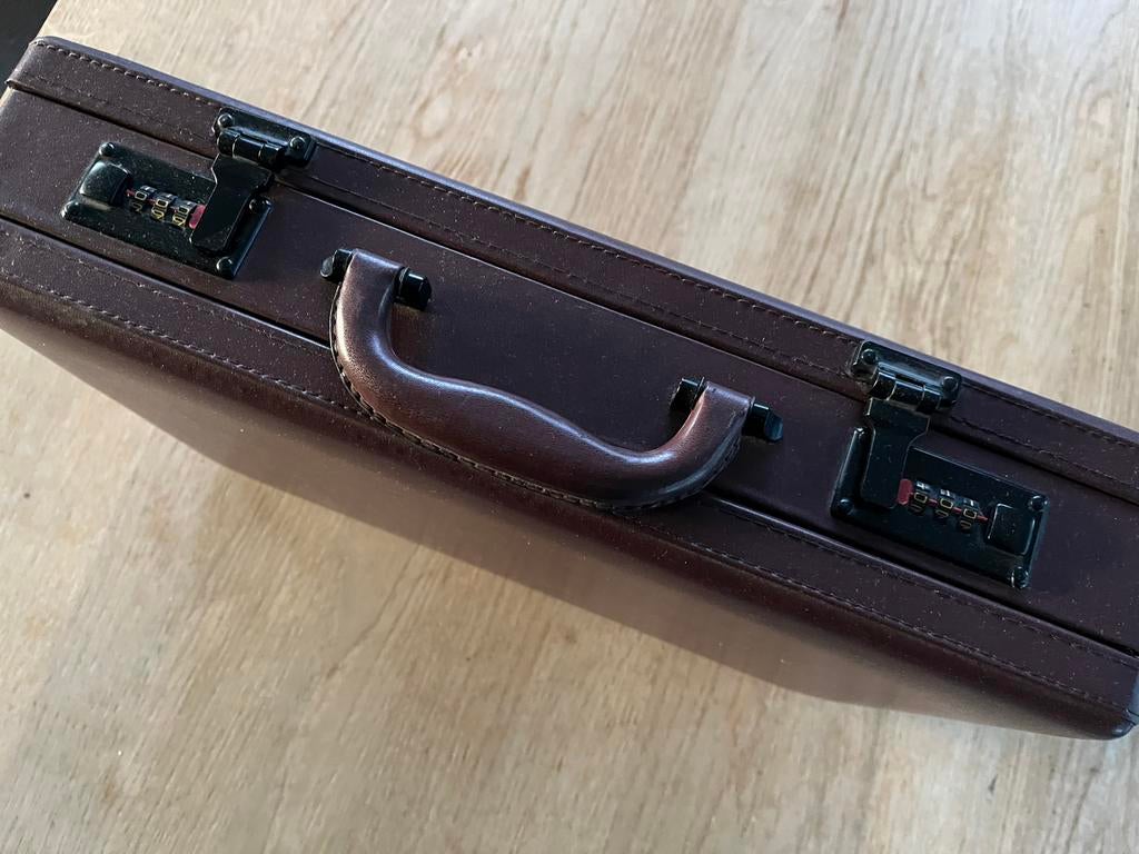 Te koop aktekoffer, Ophalen, Gebruikt, Leer