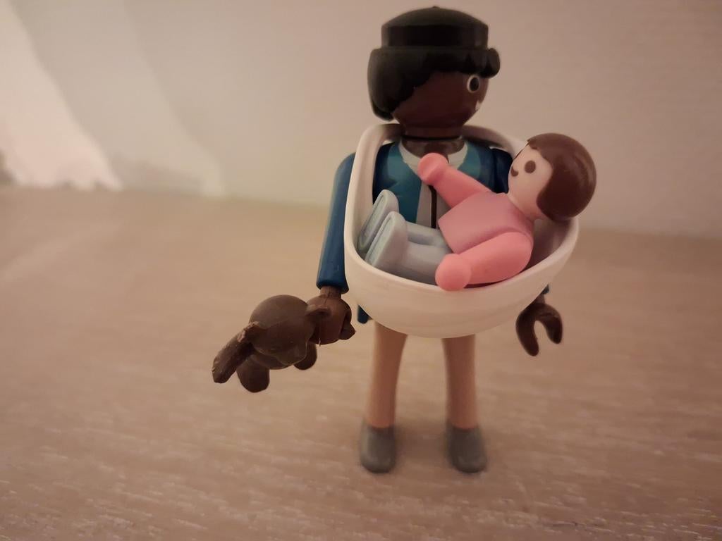 Playmobil papa met baby in draagdoek, knuffel, Ophalen of Verzenden, Zo goed als nieuw, Complete set