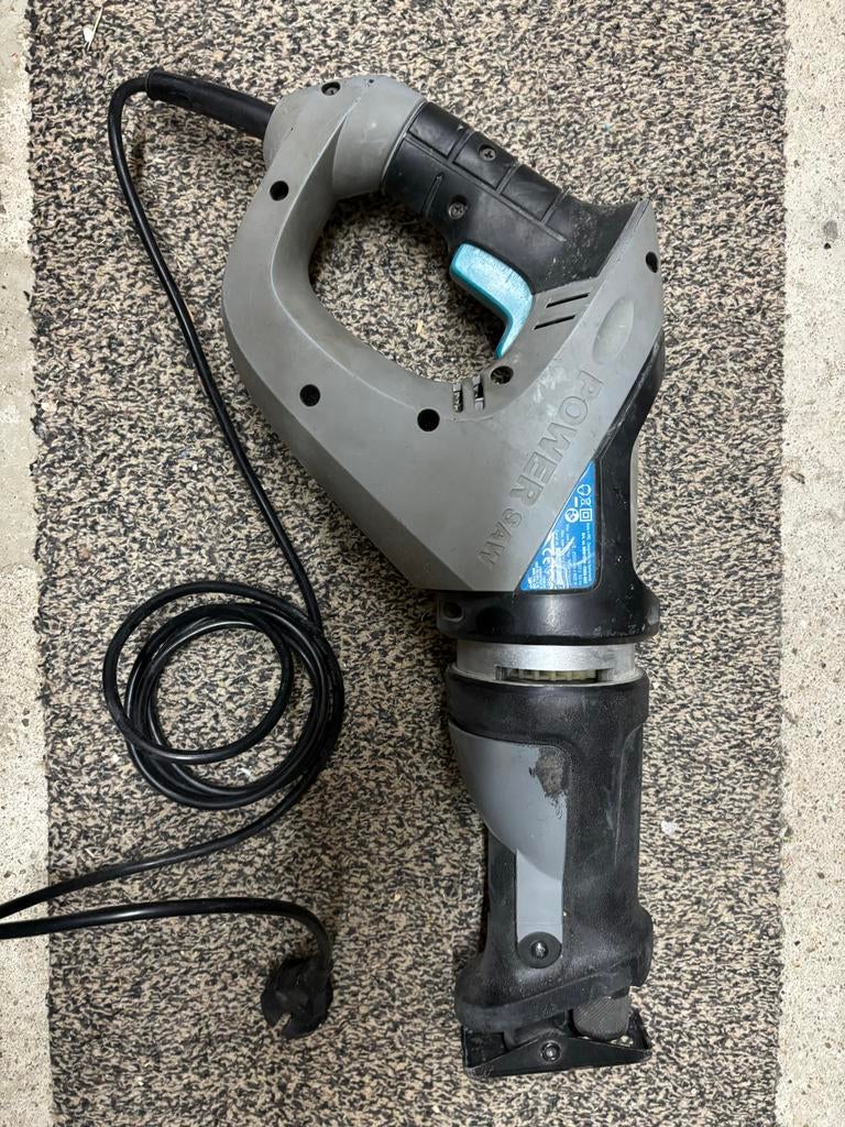 Ferm reciprozaag met zaagjes, Doe-het-zelf en Verbouw, Gereedschap | Zaagmachines, Gebruikt, 70 mm of meer, 600 tot 1200 watt