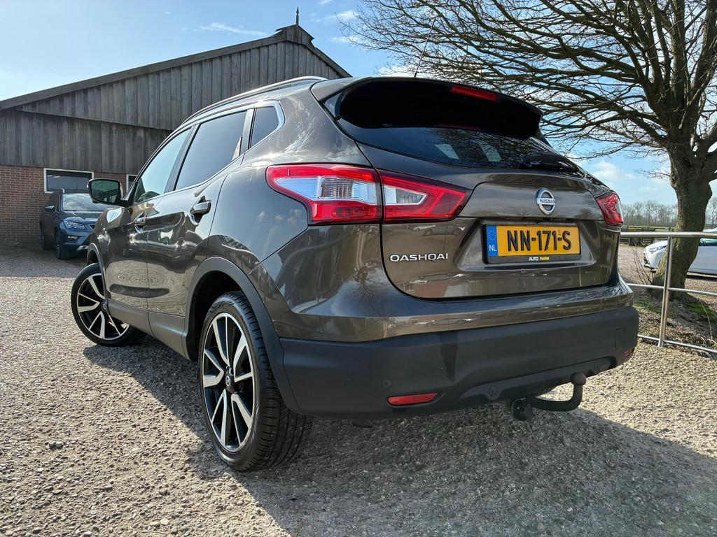 Nissan Qashqai 1.2 Business Edition | Pano + Leder + Navi +, Voorwielaandrijving, Stof, Gebruikt, 4 cilinders