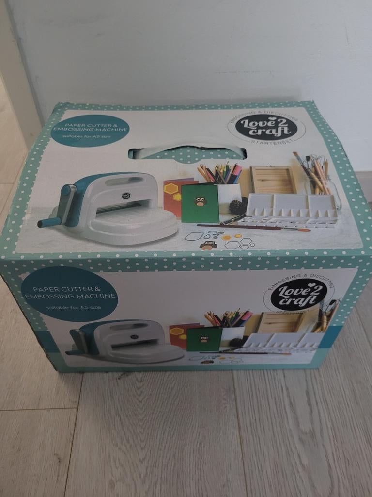 Paper Cutter & Embossing Machine met diverse snijmallen, Ophalen of Verzenden