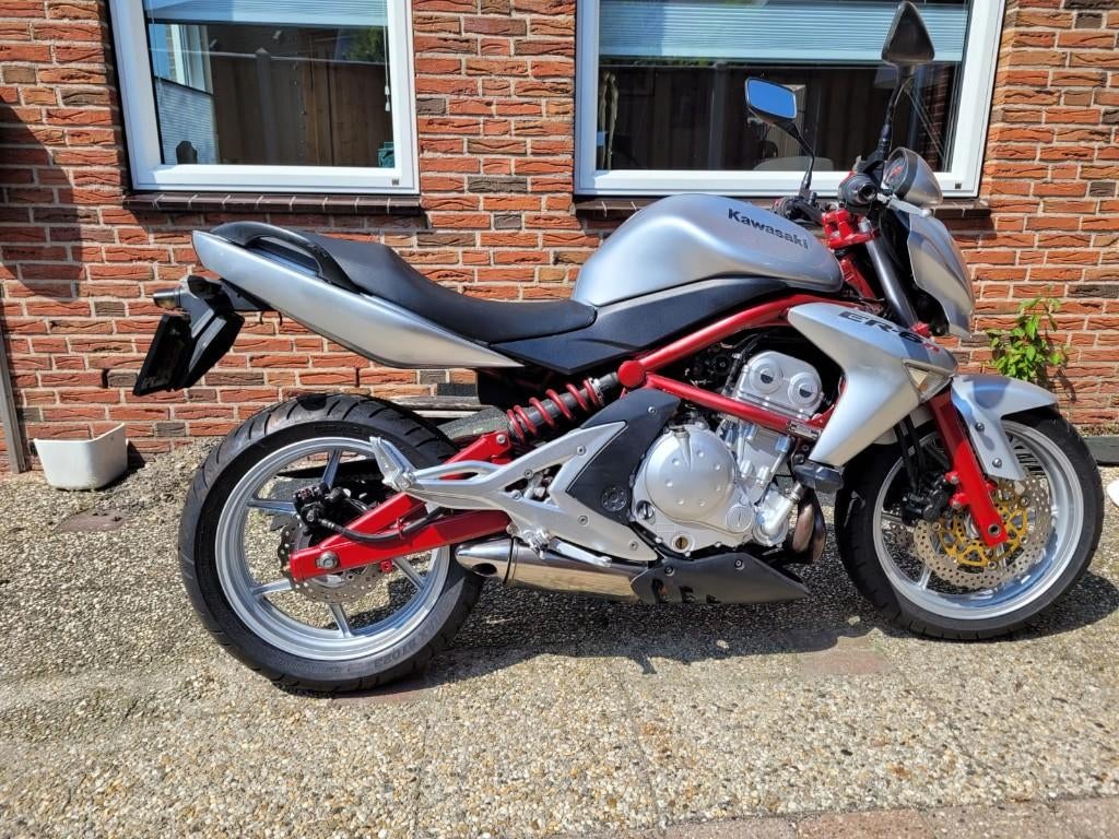 Kawasaki ER-6N Zilver-Rood 2006, 650 cc