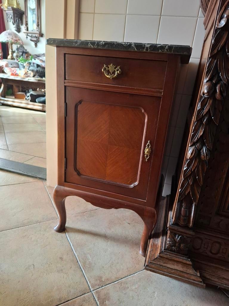 Nachtkastje, Antiek en Kunst, Antiek | Meubels | Kasten, Ophalen