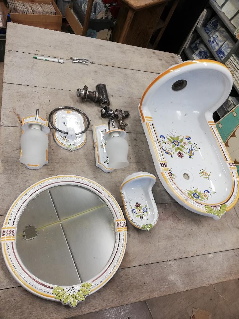 Fontein hoge rug (inbouw) spiegel, zeepbak, handdoekring etc, Ophalen