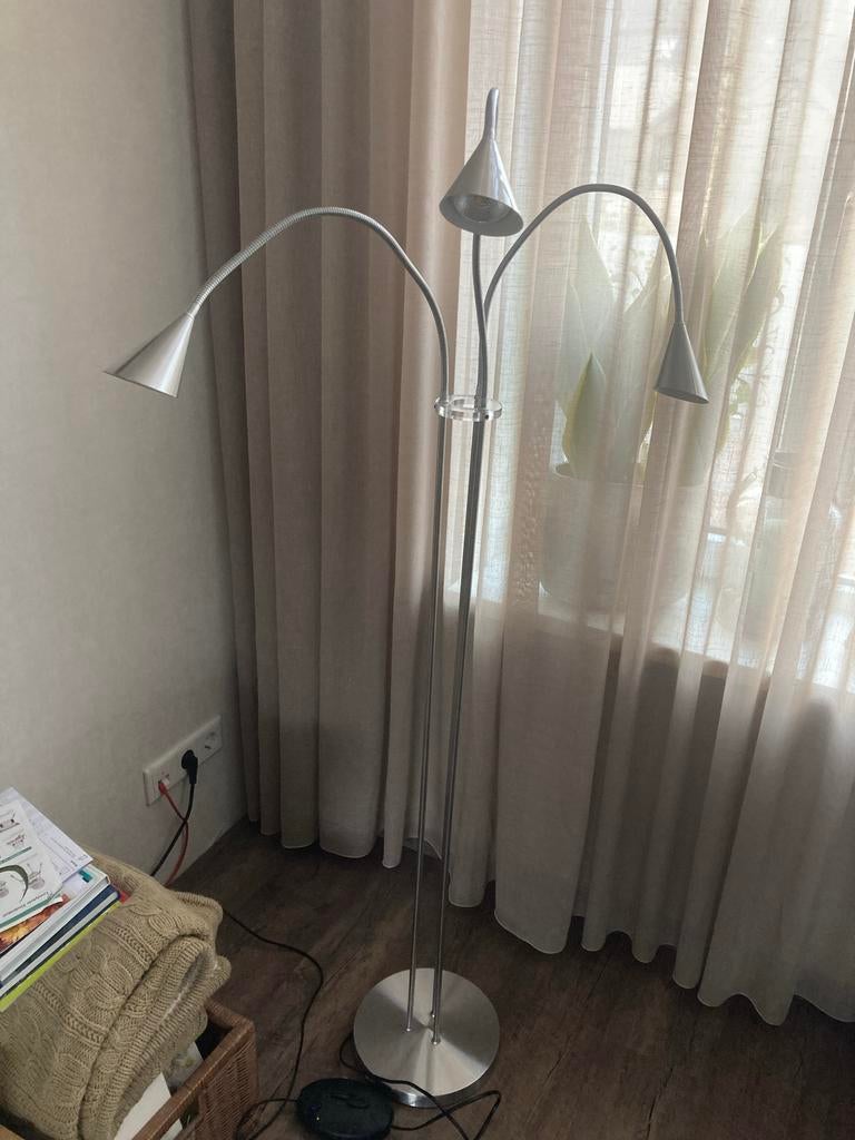 Vloerlamp geborsteld metaal met 3 flexibele kelkjes, Ophalen, Zo goed als nieuw, Metaal, 150 tot 200 cm
