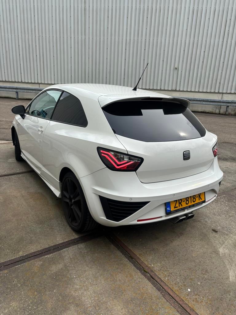 Seat Ibiza 1.6 77KW 3DRS 2009 Wit, Voorwielaandrijving, 15 km/l, 40 €/maand, 990 kg