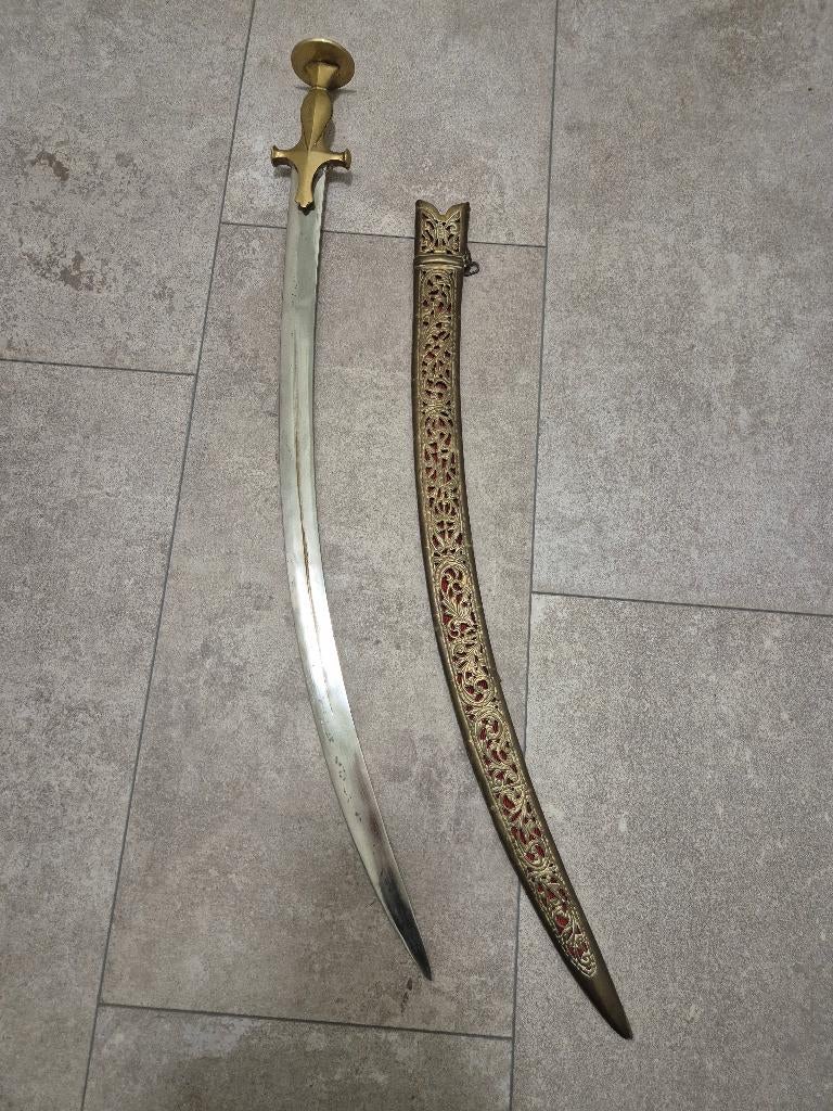 Oud zwaard mes, Ophalen of Verzenden, Overige soorten, Overige gebieden, Zwaard of Sabel