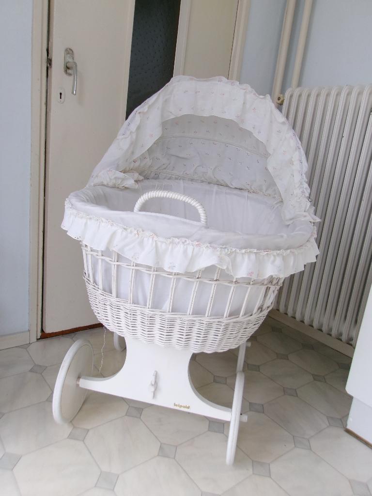 Rotan Wieg op wielen - Leipold Vintage - Wit, Kinderen en Baby's, Ophalen, Gebruikt, 70 tot 85 cm, Minder dan 140 cm