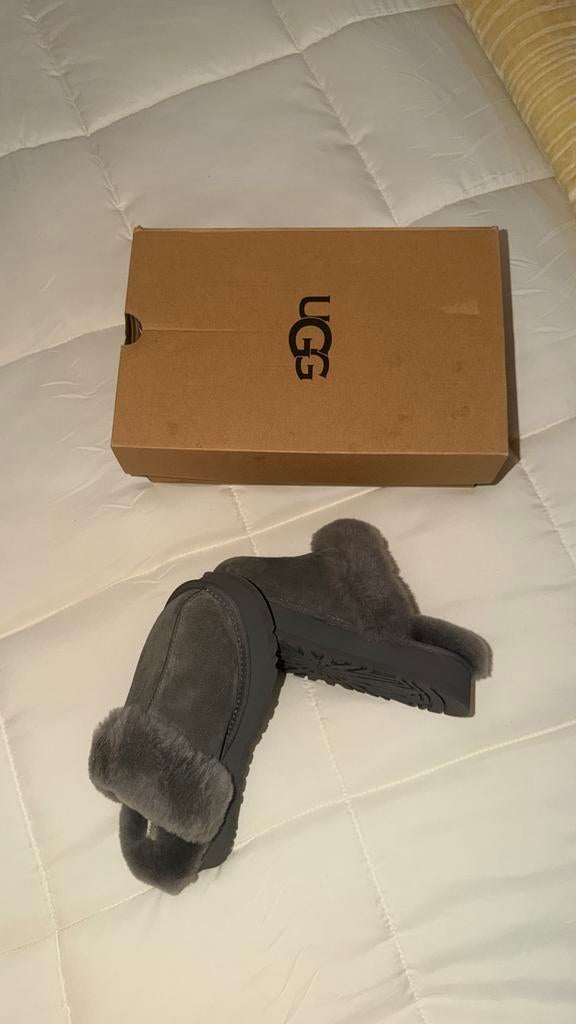 Ugg's pantoffels - Grijs - Maat 37, Verzenden, Zo goed als nieuw, Grijs, Pantoffels of Sloffen