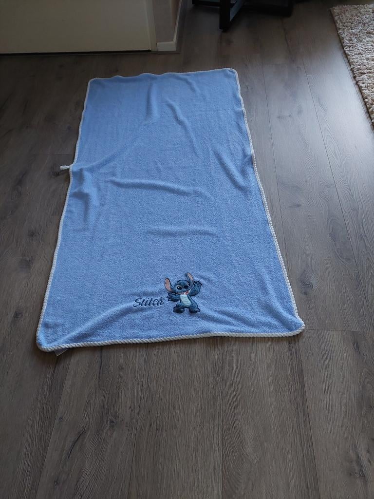Blauwe handdoek met Stitch  nieuw, Jongetje of Meisje, Wit, Dekbedovertrek, Nieuw