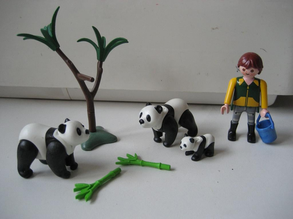 playmobil panda familie met verzorger, Ophalen of Verzenden, Zo goed als nieuw