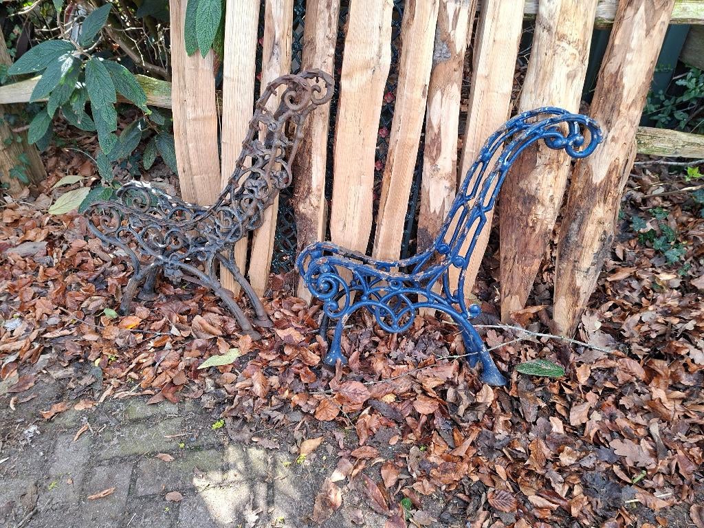 tuinbankpoten gietijzeren poten  oud  2  sets, Ophalen, Gebruikt, Metaal