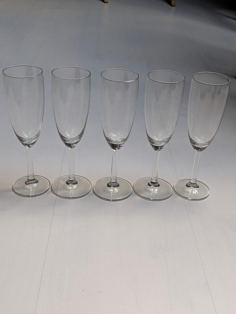 Gratis champagneglazen 5 stuks, Huis en Inrichting, Ophalen, Zo goed als nieuw