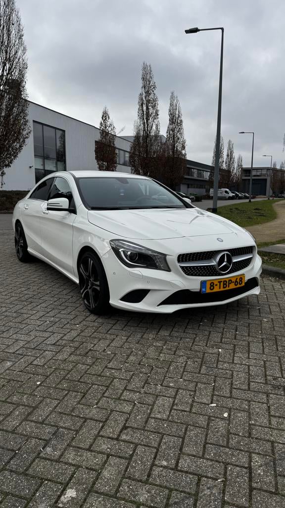 Mercedes-Benz CLA 180 1.6 90KW Blue Eff. Edit. 2014 Wit, Auto's, Voorwielaandrijving, CLA, 1295 kg, 4 cilinders