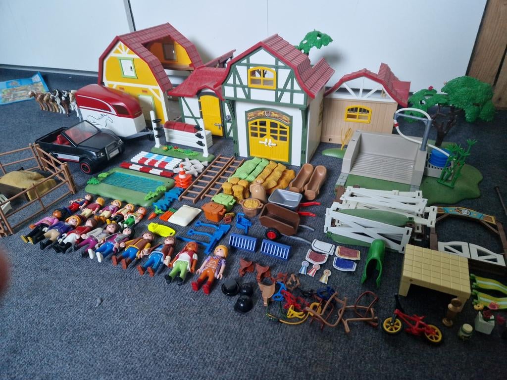 Playmobil Paardenstal met extra sets (wasplaats, trailer), Ophalen of Verzenden