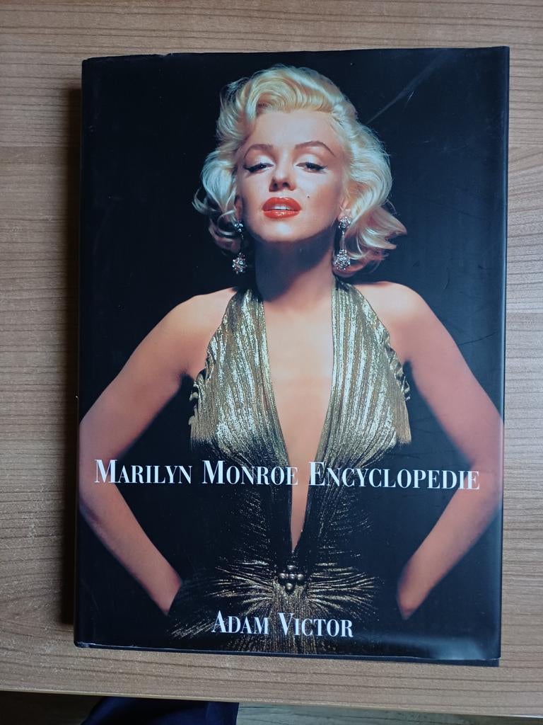 Marilyn Monroe encyclopedie hardcover, Verzenden
