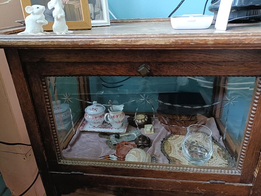 Oud theekastje, Ophalen